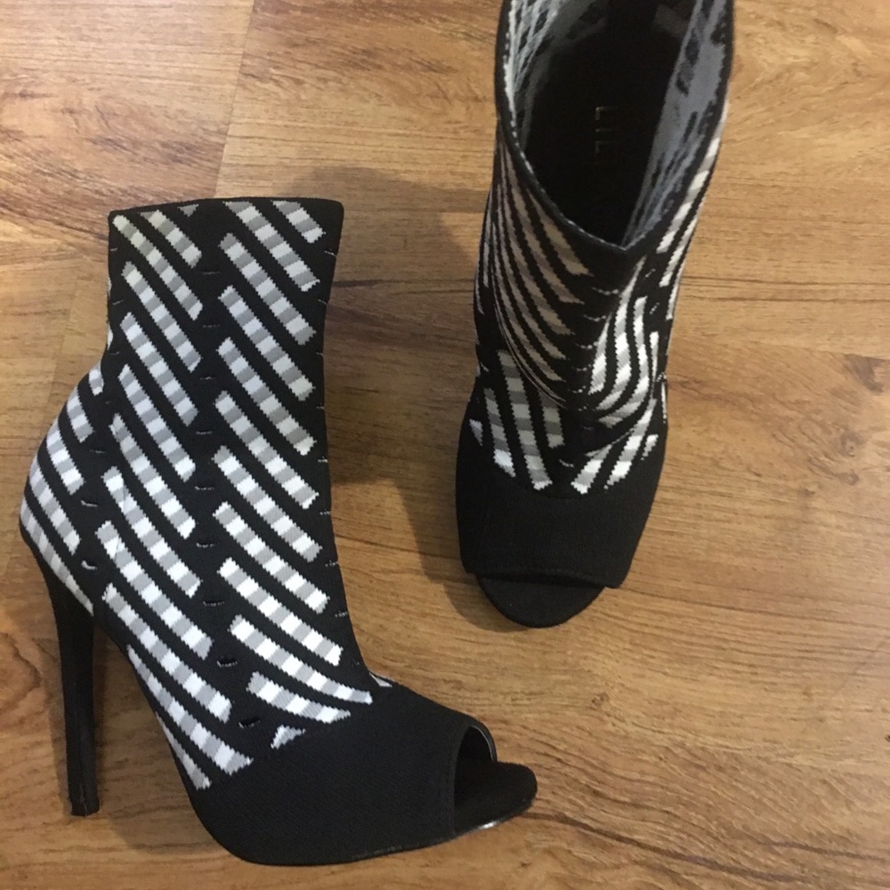Unique heels - Picture 2 of 3